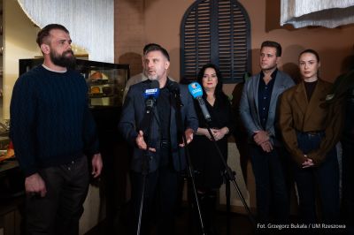 zdjęcie z konferencji prasowej akcji "Rzesz&oacute;w smakuje.Z Kartą Mieszkańca", fot. Grzegorz Bukała, Urząd Miasta Rzeszowa